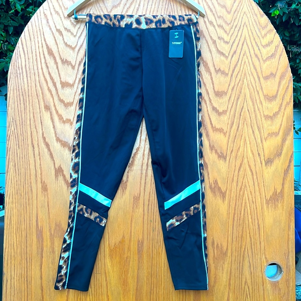 Small leggings with animal print